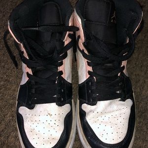 Air Jordan 1 Mid Crimson Tint